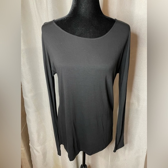 Vince Tops - Vince Women’s Top Long Sleeve Black Small.​​​​​​​​​​​​​​​​​​​​​​​​​​​
